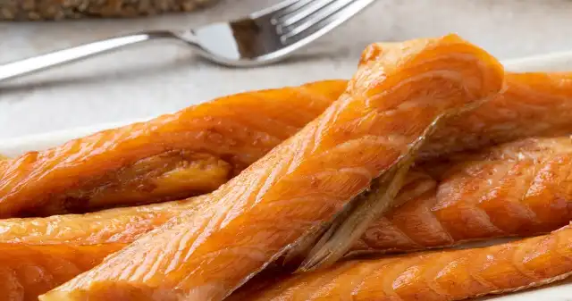 Ta część ryby to zapomniany przysmak. Bogata w tłuszcze i kwasy omega-3 Ryby, źródło, wielu, minerałów, witamin, Wśród, różnych, gatunków, Polacy, chętnie, wybierają, drogiego, zdrowego, łososia, File Ta część ryby to zapomniany przysmak. Bogata w tłuszcze i kwasy omega-3