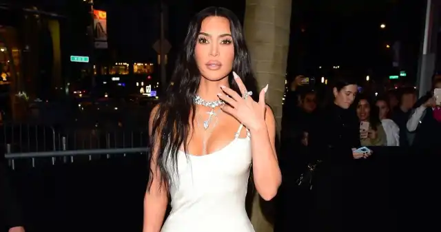 Kim Kardashian pokazała się w niecodziennej odsłonie. Fani zmieszani Kardashian, wywołać, poruszenie, wśród, mediów, swoich, fanów, Gwiazda, choć, jest, naczelną, skandalistką, czasu, potrafi, spra Kim Kardashian pokazała się w niecodziennej odsłonie. Fani zmieszani