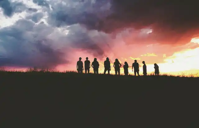 Nie idziemy za Panem w pojedynkę. Idziemy razem jako wspólnota obdarzona życiem przez Boga Nie idziemy za Panem w pojedynkę. Idziemy razem jako wspólnota obdarzona życiem przez Boga