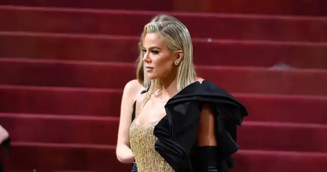 39-letnia gwiazda w obcisłej kreacji. Nie mogła zrobić nawet kroku Khloe, Kardashian, podobnie, siostra, skupić, sobie, uwagę, razem, gwiazda, przyciągnęła, spojrzenia, internautów, sprawą, kreac 39-letnia gwiazda w obcisłej kreacji. Nie mogła zrobić nawet kroku
