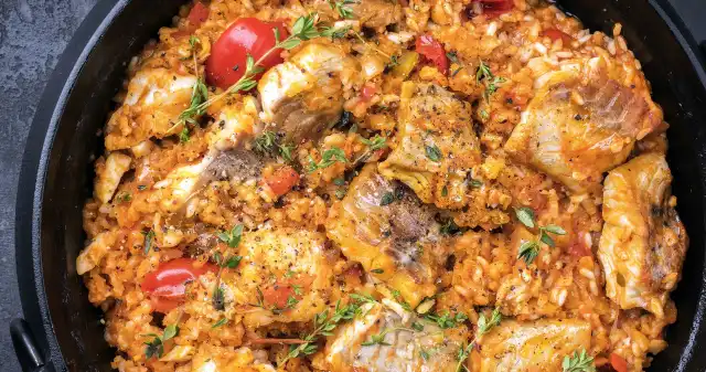 To danie przywołuje smak wakacji przywołuje, wspomnień, wakacjach, smaki, zapachy, Polecamy, prosty, przepis, paellę, wersji, dorszem To danie przywołuje smak wakacji