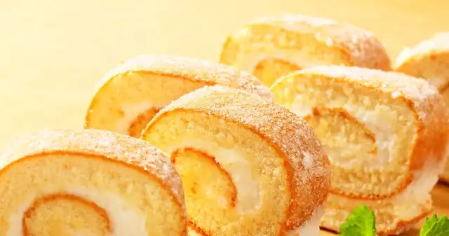 Tej roladzie nikt się nie oprze Pyszne, rozpływające, ustach, ciasto, idealne, popołudniowej, herbaty Tej roladzie nikt się nie oprze