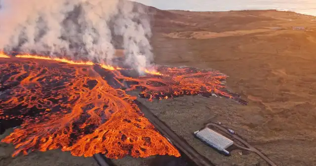 To nie była zwykła erupcja. Wulkan na Islandii pobił wszelkie rekordy Wylew, lawy, islandzkiego, wulkanu, który, pokazywały, wszystkie, media, stacje, telewizyjne, świata, niezwykle, spektakularny, To nie była zwykła erupcja. Wulkan na Islandii pobił wszelkie rekordy