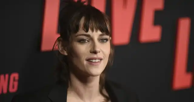 Odsłaniała więcej, niż zakrywała. Gwiazda postawiła na odważną kreację Kristen, Stewart, znana, jest, tylko, swoich, aktorskich, również, burzliwego, życia, uczuciowego, oraz, kontrowersyjnych, wybor Odsłaniała więcej, niż zakrywała. Gwiazda postawiła na odważną kreację