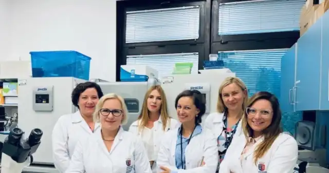 Co wspólnego mają cynamon i plamy na skórze? Polskie badaczki dowiodły, że wiele Ciemne, przebarwienia, skórze, powstały, opalaniu, nigdy, zniknęły, wiekiem, stały, coraz, bardziej, widoczne, Plamy, które, poj Co wspólnego mają cynamon i plamy na skórze? Polskie badaczki dowiodły, że wiele