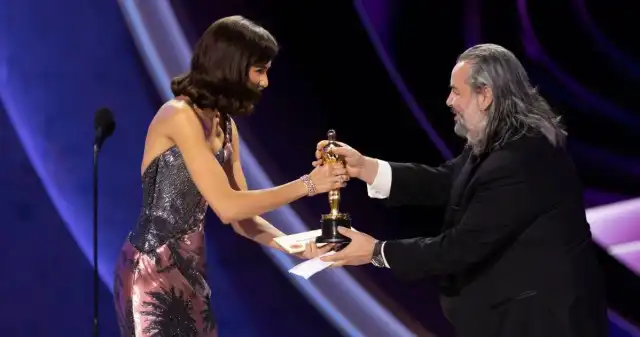 Trudne było oderwać od nich wzrok z jednego powodu. Zaskoczyły na Oscarach nami, Gala, Amerykańskiej, Akademii, Filmowej, która, odbyła, hollywoodzkim, Dolby, Theatre, Oscary, 2024, podbił, dwóch, zdań, Trudne było oderwać od nich wzrok z jednego powodu. Zaskoczyły na Oscarach