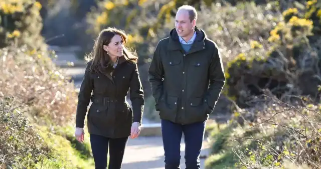 Kate i William na niepublikowanych zdjęciach. Poruszające ujęcia Księżna, Kate, powodu, swojej, choroby, którą, ogłosiła, oficjalnie, marca, 2024, roku, długo, jeszcze, będzie, nieobecna, pełni Kate i William na niepublikowanych zdjęciach. Poruszające ujęcia