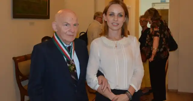 Ameryka się nim zachwycała. W Polsce jego dzieła pokrywa kurz Żołnierz, powstaniec, który, ostatnim, dniu, pośród, ruin, Warszawy, trzymał, objęciach, umierającego, brata, Projektant, ćmielo Ameryka się nim zachwycała. W Polsce jego dzieła pokrywa kurz