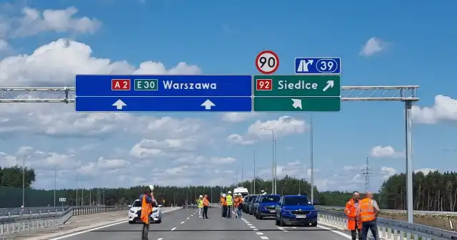 Nowa, część, autostrady, będzie, gotowa, terminie, Mowa, dwóch, odcinkach, między, Mińskiem, Mazowieckim, Siedlcami, które, pier Drogowcy nie dotrzymali terminu. Nowe odcinki A2 będą gotowe we wrześniu