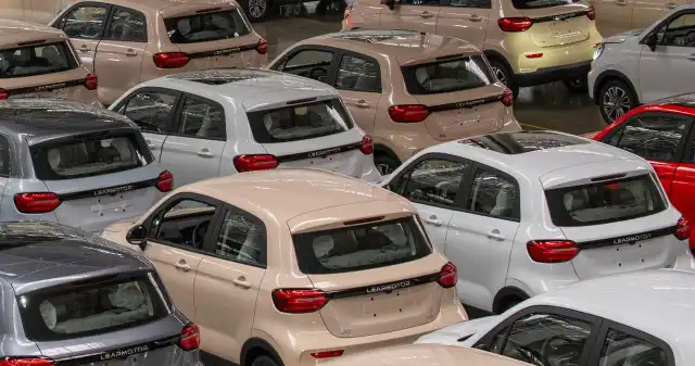 Nowa marka tanich samochodów w Europie. 800 pierwszych aut już płynie Stellantis, poinformował, pierwsza, partia, samochodów, chińskiej, marki, Leapmotor, płynie, Europy, Zapowiedziano, również, kie Nowa marka tanich samochodów w Europie. 800 pierwszych aut już płynie