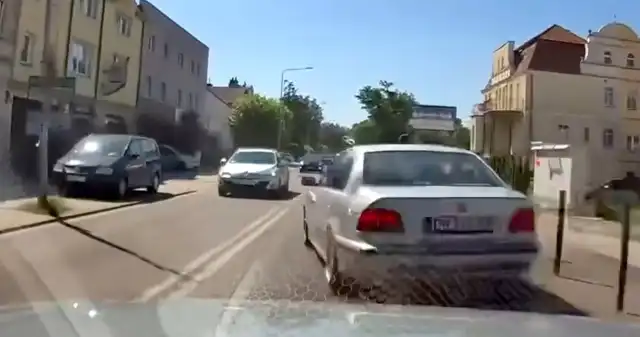 Pędził BMW po Wrocławiu i taranował samochody. Na koniec wydmuchał promile Nawet, trzy, lata, więzienia, grozi, 53letniemu, kierowcy, który, szarżował, ulicach, Wrocławia, Pędził, dużą, prędkością, taran Pędził BMW po Wrocławiu i taranował samochody. Na koniec wydmuchał promile