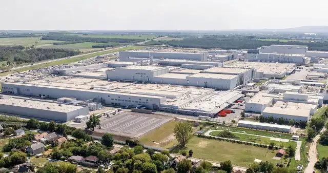 Nowa fabryka w Polsce? Gigant chce u nas produkować baterie do aut elektrycznych Jeden, największych, koreańskich, producentów, baterii, samochodów, elektrycznych, firma, Samsung, rozważa, budowę, nowej, fabry Nowa fabryka w Polsce? Gigant chce u nas produkować baterie do aut elektrycznych
