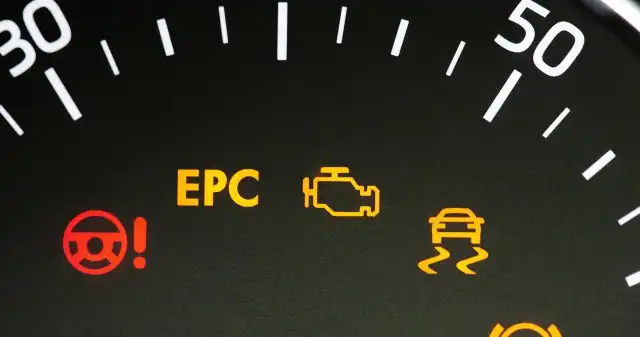Co oznacza check engine? Mechanicy radzą Zapalona, kontrolka, check, engine, czyli, żółty, symbol, silnika, prostu, napis, wywołują, niektórych, kierowców, niepokój, słu Co oznacza check engine? Mechanicy radzą