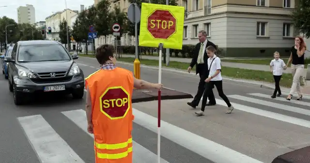 Nowy rok szkolny tuż, tuż. Policja wykryła 147 nieprawidłowości w okolicach szkół września, uczniowie, wracają, szkół, okazji, mazowiecka, policja, wraz, przedstawicielami, zarządców, dróg, skontrolowała, okoli Nowy rok szkolny tuż, tuż. Policja wykryła 147 nieprawidłowości w okolicach szkół