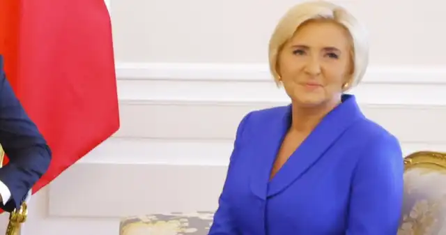 Agata, KornhauserDuda, tylko, została, Pierwszą, Damą, przykuła, uwagę, swoim, stylem, ubierania, Wielu, uważa, moda, wyniesiona Duda znów w garsonce. Przykuła wzrok nie bez powodu