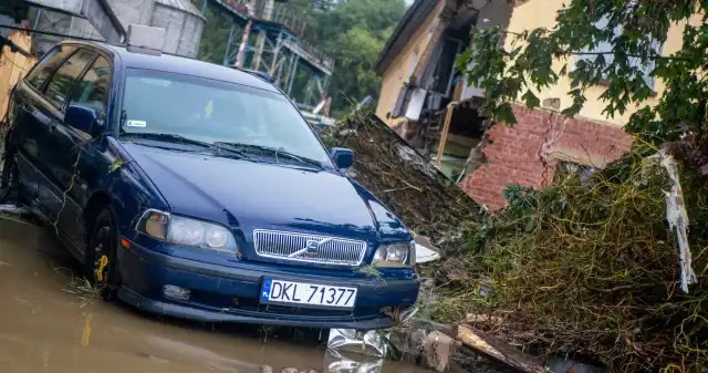 Ekspert ostrzega: Nie odpalaj zalanego auta. To strata pieniędzy Posiadacze, samochodów, chronionych, przez, polisy, autocasco, spokojniej, patrzą, doniesienia, skutkach, powodzi, Nawet, jeśli, Ekspert ostrzega: Nie odpalaj zalanego auta. To strata pieniędzy