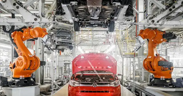 Powódź zatrzymała polskie zakłady Volkswagena. Zalało poddostawców Wznowiono, produkcję, polskich, fabrykach, Volkswagena, Poznaniu, Swarzędzu, czwartek, piątek, zakłady, zmuszone, były, wstrzyma Powódź zatrzymała polskie zakłady Volkswagena. Zalało poddostawców