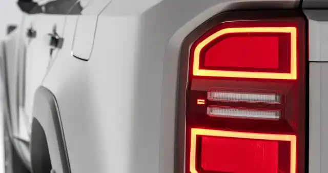 Ten model to obiekt westchnień Polaków. Zeszłoroczna sprzedaż pobita w godzinę Nowa, Toyota, Land, Cruiser, końcu, trafiła, Polski, Pierwsze, auta, dotarły, naszego, kraju, wkrótce, trafią, swoich, właścicie Ten model to obiekt westchnień Polaków. Zeszłoroczna sprzedaż pobita w godzinę