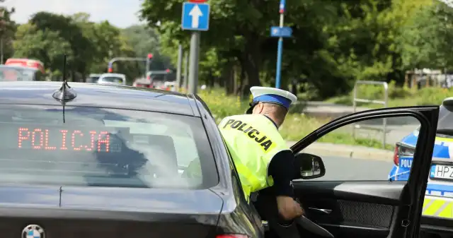 Rewolucja w przepisach. Przekroczysz prędkość, będziesz przestępcą Tragiczny, wypadek, którego, doszło, Trasie, Łazienkowskiej, wstrząsnął, opinią, publiczną, tego, stopnia, pierwsze, strony, gaz Rewolucja w przepisach. Przekroczysz prędkość, będziesz przestępcą