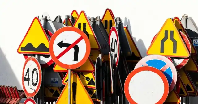 Koniec znakozy. Z dróg zniknie 9 tysięcy znaków Generalna, Dyrekcja, Dróg, Krajowych, Autostrad, bierze, zbędne, znaki, drogowe, polskich, ulic, zniknąć, tysięcy, Przez, wiele, Koniec znakozy. Z dróg zniknie 9 tysięcy znaków
