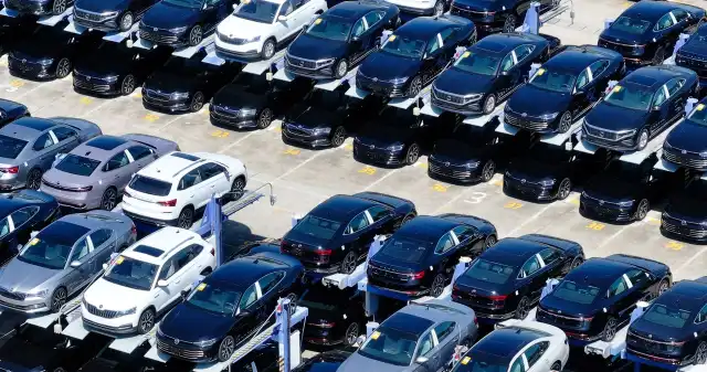 Już nie tylko Europa. Volkswagen redukuje zatrudnienie w Chinach niemiecką, marką, gromadzą, coraz, ciemniejsze, chmury, donoszą, zachodnie, media, grupa, Volkswagen, planuje, wstrzymać, produk Już nie tylko Europa. Volkswagen redukuje zatrudnienie w Chinach