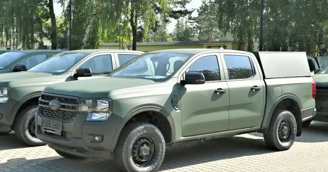 Ford Ranger wzmocni polskie wojsko. Tym razem auta bez chromu Nowe, Fordy, Rangery, trafiły, polskich, żołnierzy, nowych, samochodów, trafi, jednostek, pomagających, terenach, objętych, powo Ford Ranger wzmocni polskie wojsko. Tym razem auta bez chromu