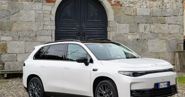 Chiński elektryk z Polski już w sprzedaży. Ceną zmiecie konkurencję Stellantis, rozpoczyna, europejską, sprzedaż, samochodów, chińskiej, marki, Leapmotor, Koncern, poinformował, również, cenach, d Chiński elektryk z Polski już w sprzedaży. Ceną zmiecie konkurencję