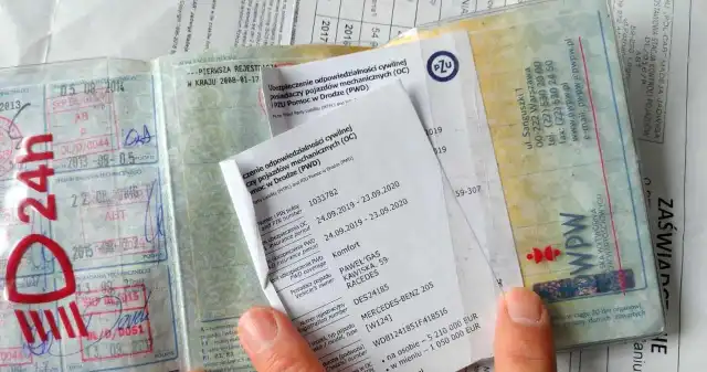 Kierowcy mogą uniknąć 8600 zł kary. Pojawił się ważny komunikat Ważny, komunikat, osób, poszkodowanych, skutek, tegorocznej, powodzi, które, mają, sprawę, związaną, brakiem, opłaty, swojego, p Kierowcy mogą uniknąć 8600 zł kary. Pojawił się ważny komunikat
