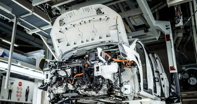 Volkswagen z Polski będzie palił mniej. Ważna zmiana w fabryce Volkswagen, Caddy, czołowy, model, swojej, kategorii, produkowany, ponad, dwóch, dekad, zakładzie, Volkswagena, Poznaniu, Obecni Volkswagen z Polski będzie palił mniej. Ważna zmiana w fabryce