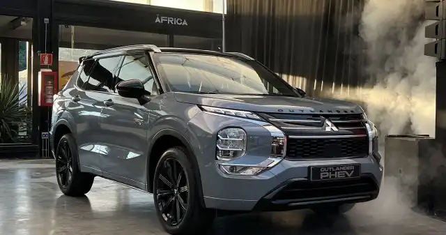 To będzie hit od Mitsubishi. Europa potrzebowała takiej wersji Nowe, Mitsubishi, Outlander, jest, wielkie, znakomicie, wyposażone, dostępne, wyłącznie, jako, hybryda, Straciło, swojądużą, zal To będzie hit od Mitsubishi. Europa potrzebowała takiej wersji