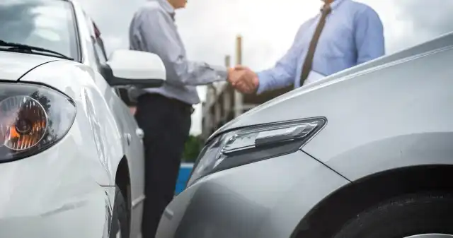 Co to jest ubezpieczenie autocasco i dlaczego warto je mieć? Obalamy mity o AC Posiadanie, samochodu, tylko, komfort, swoboda, także, szereg, obowiązków, Jednym, nich, jest, wykupienie, obowiązkowego, ubezpi Co to jest ubezpieczenie autocasco i dlaczego warto je mieć? Obalamy mity o AC
