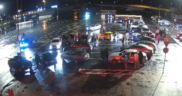 16-latek driftował na parkingu. Teraz stanie przed sądem Przed, Sądem, Rodzinnym, Nieletnich, stanie, 16latek, który, jeździł, poślizgami, parkingu, zamkniętego, centrum, handlowego, Po 16-latek driftował na parkingu. Teraz stanie przed sądem