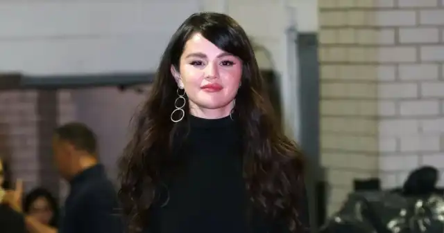  Selena Gomez zwróciła na siebie uwagę. Stylizacja idealna na jesienne dni