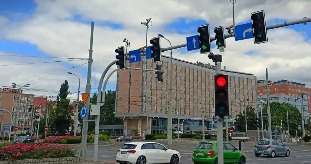 Nowy system Red Light już działa. Kierowcy będą mieli 2 sekundy System, Light, zadanie, wykrywać, przypadki, przejazdu, czerwonym, świetle, skrzyżowaniach, przejazdach, kolejowych, Sieć, urząd Nowy system Red Light już działa. Kierowcy będą mieli 2 sekundy