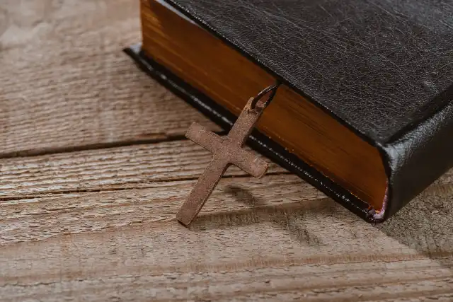 Kto słucha Słowa, przyjmuje i strzeże je w swoim sercu, pozwala, by Jezus się w nim narodził Kto słucha Słowa, przyjmuje i strzeże je w swoim sercu, pozwala, by Jezus się w nim narodził