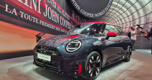 tegorocznych, targach, Paris, Motor, Show, 2024, Mini, zaprezentowało, dwie, elektryczne, nowości, Modele, Electric, świeży, Ace Elektrycznie i bardzo szybko. Oto Mini spod znaku John Cooper Works