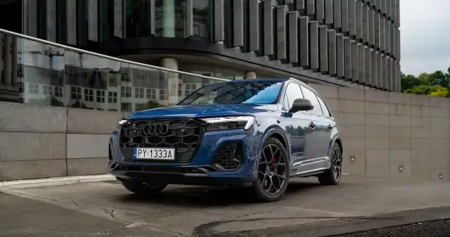 Audi Q7 60 TFSI e. Absolutnie nie wjeżdżaj nim na chodnik Przyszłość, motoryzacji, jest, niepewna, producenci, niechętnie, inwestują, nowe, modele, spalinowe, czas, Audi, które, styczniu Audi Q7 60 TFSI e. Absolutnie nie wjeżdżaj nim na chodnik