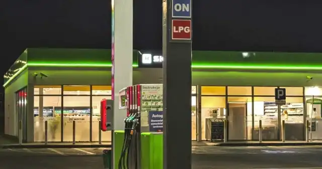 Januszex pełną gębą po miesiącach dał pracownikowi 5 groszy podwyżki Praca, stacji, benzynowej, bywa, wymagająca, jest, bardzo, słabo, płatna, Mimo, bohater, niedawno, opisanej, historii, narzekał, Januszex pełną gębą po miesiącach dał pracownikowi 5 groszy podwyżki