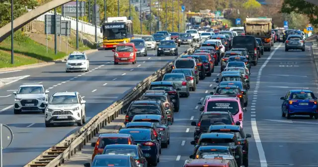 Te dane w CEPiK-u powinny być aktualne. Wielu kierowców musi je poprawiać ostatnich, latach, wraz, zaostrzeniem, regulacji, ekologicznych, szczególnie, dużych, miastach, coraz, więcej, kierowców, zwraca Te dane w CEPiK-u powinny być aktualne. Wielu kierowców musi je poprawiać