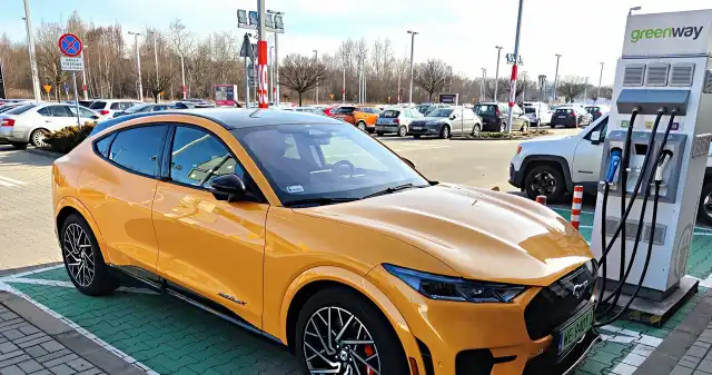Ford, ogłosił, produkcja, baterii, samochodów, elektrycznych, zostanie, przeniesiona, dotychczasowej, fabryki, zlokalizowanej, W Ford przenosi produkcję z Polski. Michigan tańsze niż Wrocław