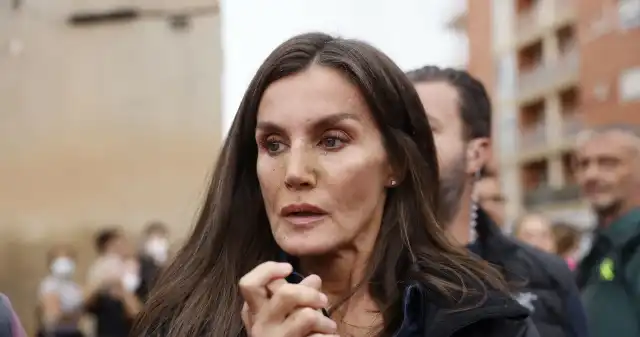 Szokujące sceny w Hiszpanii. Królowa Letizia obrzucona błotem Szokujące sceny w Hiszpanii. Królowa Letizia obrzucona błotem