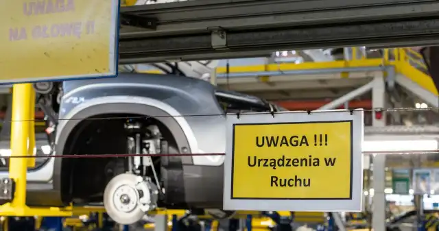 Tak Chińczycy ukarali Polaków. Miały być miejsca pracy, ale nie będzie Stellantis, jego, chiński, partner, Leapmotor, zrezygnowali, planów, produkcji, drugiego, modelu, samochodu, elektrycznego, fabr Tak Chińczycy ukarali Polaków. Miały być miejsca pracy, ale nie będzie