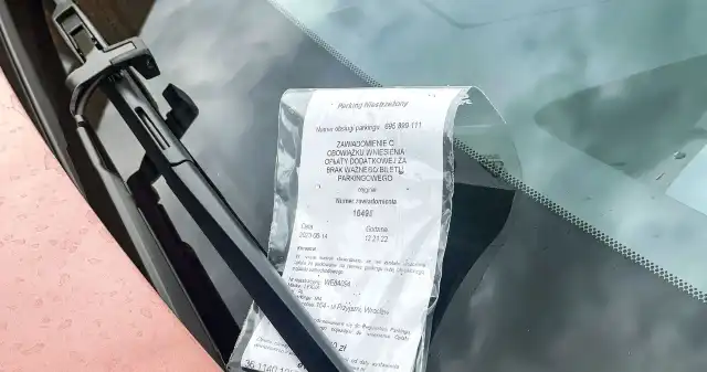 Niechciana parkingowa pamiątka po Black Friday. Płacić karę za parkowanie? Black, Friday, nami, Cyber, Monday, przed, szaleństwie, promocji, zakupów, można, zapomnieć, pobraniu, biletu, zezwalającego, sk Niechciana parkingowa pamiątka po Black Friday. Płacić karę za parkowanie?