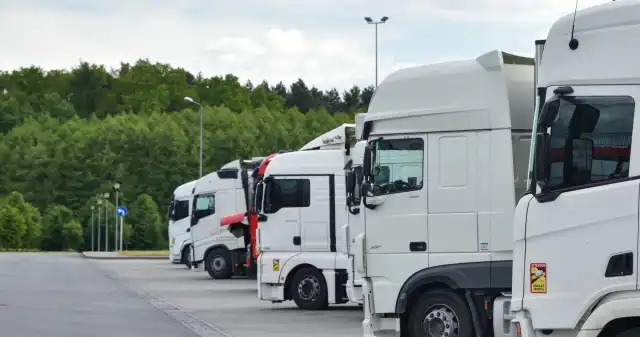 Złe informacje dla kierowców TIR-ów. Rosną długi, będą cięcia Pogłębia, trudna, sytuacja, polskiej, branży, transportowej, kwartale, 2024, roku, odnotowano, gwałtowny, spadek, przewozów, sam Złe informacje dla kierowców TIR-ów. Rosną długi, będą cięcia