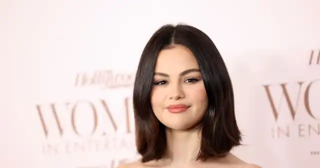  Mieszanie tekstur jest niemożliwe? Selena Gomez udowadnia, że to nie takie trudne