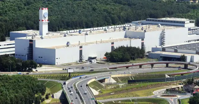 Ciemne chmury nad zakładem Volkswagena w Poznaniu. Może stracić ważny model Ciemne chmury nad zakładem Volkswagena w Poznaniu. Może stracić ważny model
