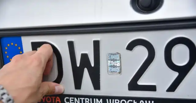 Co oznaczają skróty DW, DX, DJ czy DL w rejestracji? Co oznaczają skróty DW, DX, DJ czy DL w rejestracji?