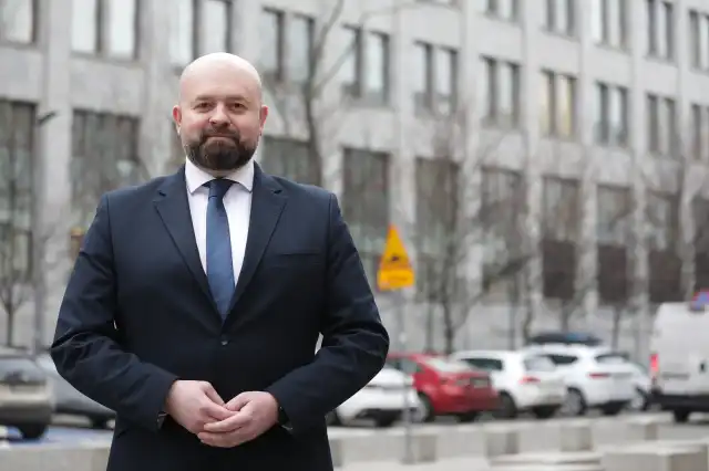 Poseł Konfederacji: Trzeba zlikwidować cały socjal, w tym 800 plus, dla obywateli Ukrainy Poseł Konfederacji: Trzeba zlikwidować cały socjal, w tym 800 plus, dla obywateli Ukrainy