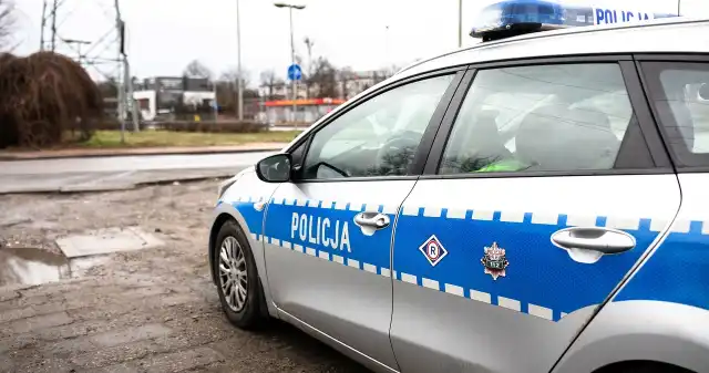 Znak D-42 to pułapka na kierowców w ferie zimowe. Nawet 2500 zł mandatu Znak D-42 to pułapka na kierowców w ferie zimowe. Nawet 2500 zł mandatu