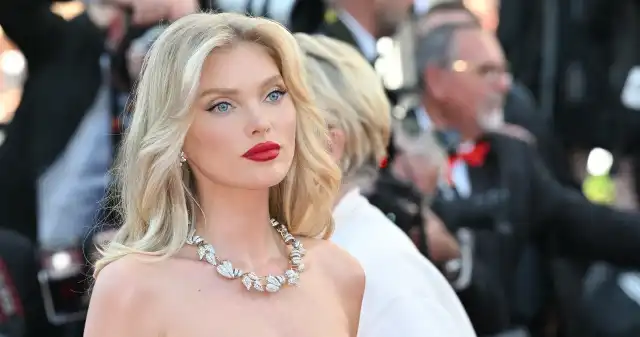 Elsa Hosk w modnym płaszczu na zimę. Stylowo Elsa Hosk w modnym płaszczu na zimę. Stylowo